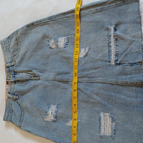 Pol distressed denim cropped skirt size small - Picture 12 of 15